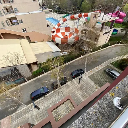 Admiral Plaza A 10 Sunny Apartment