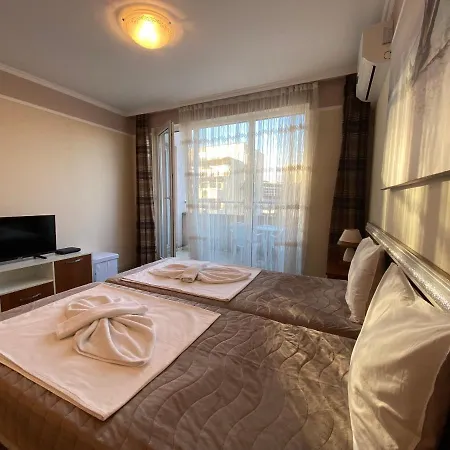 Admiral Plaza A 10 Sunny Apartman